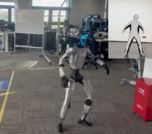 ROBOTS QUE IMITAN HUMANOS CON PRECISIÓN TOTAL: LA NUEVA FRONTERA DE LA AUTONOMÍA 🤖✨