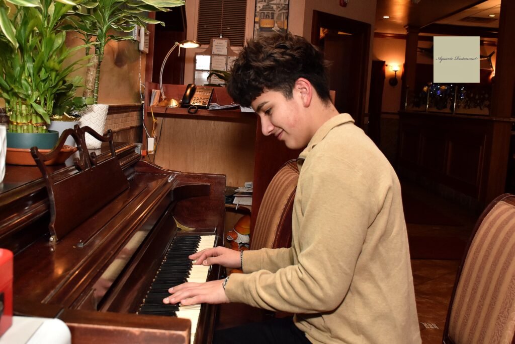 AQUARIO RESTAURANT: ARTE Y TRADICIÓN DEL ATLÁNTICO EN WESTCHESTER 🌊🎨 page001 50