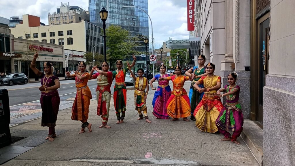 KALA SAMAAGAM: COLOR Y RITMO A WHITE PLAINS 686463283 1113641551829606 7798559853165465977 n