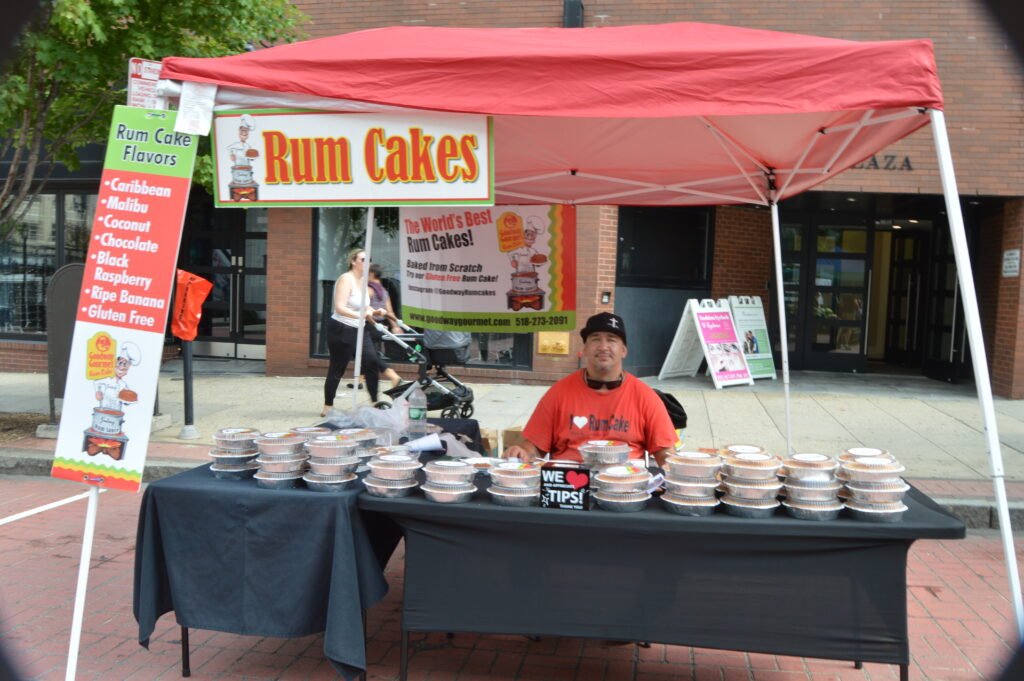 🍰🥮 ¡EL SECRETO MÁS DULCE DEL COURT STREET MARKET! RUM CAKES CON PROPÓSITO 🛒✨ dsc 0125
