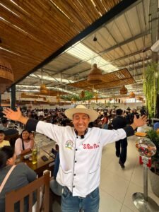 🤖🌊 DE VENDEDOR DE DULCES A FILÁNTROPO Y REY DEL CEVICHE: EDI “EL PAISA” MORALES 🇵🇪🍲✨